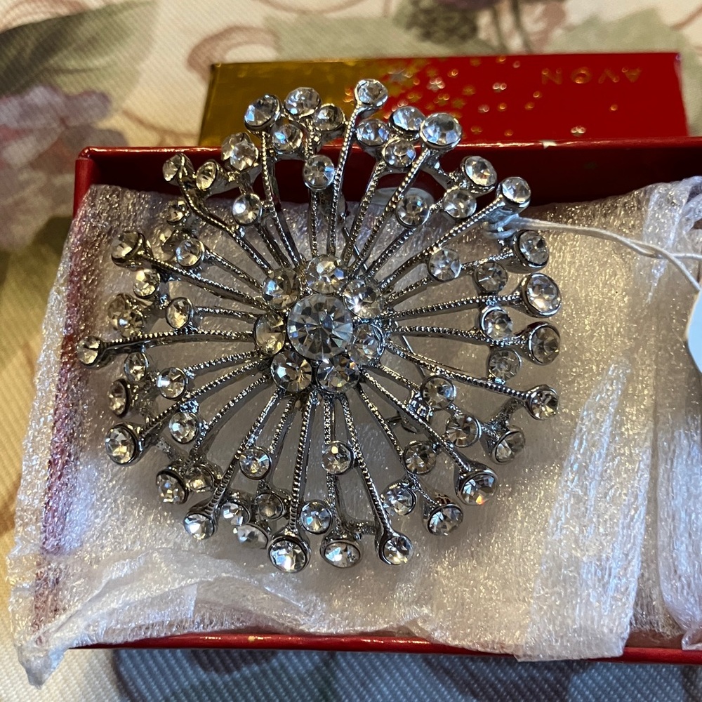 LYDELL NYC STARBURST BROOCH